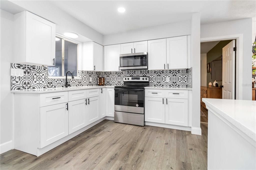 待售: $323,000 (3 贝兹, 2 浴室, 1315 平方英尺)