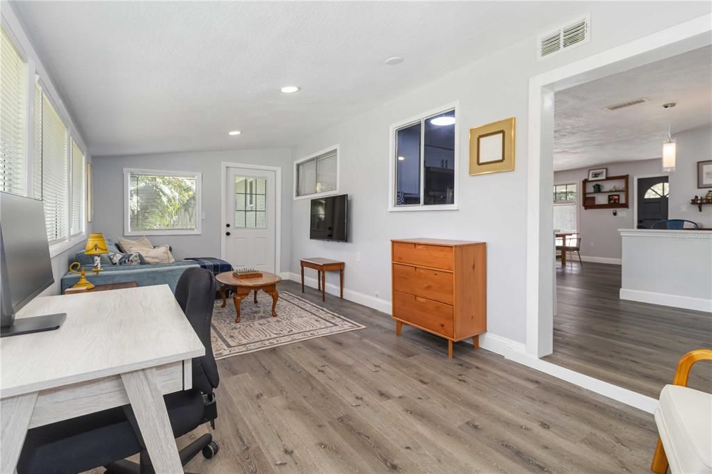 待售: $323,000 (3 贝兹, 2 浴室, 1315 平方英尺)