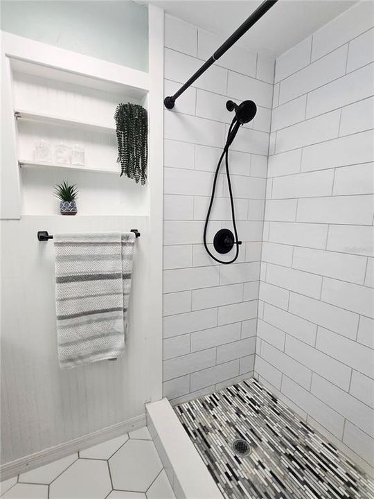 Activo con contrato: $399,999 (3 camas, 2 baños, 1214 Pies cuadrados)