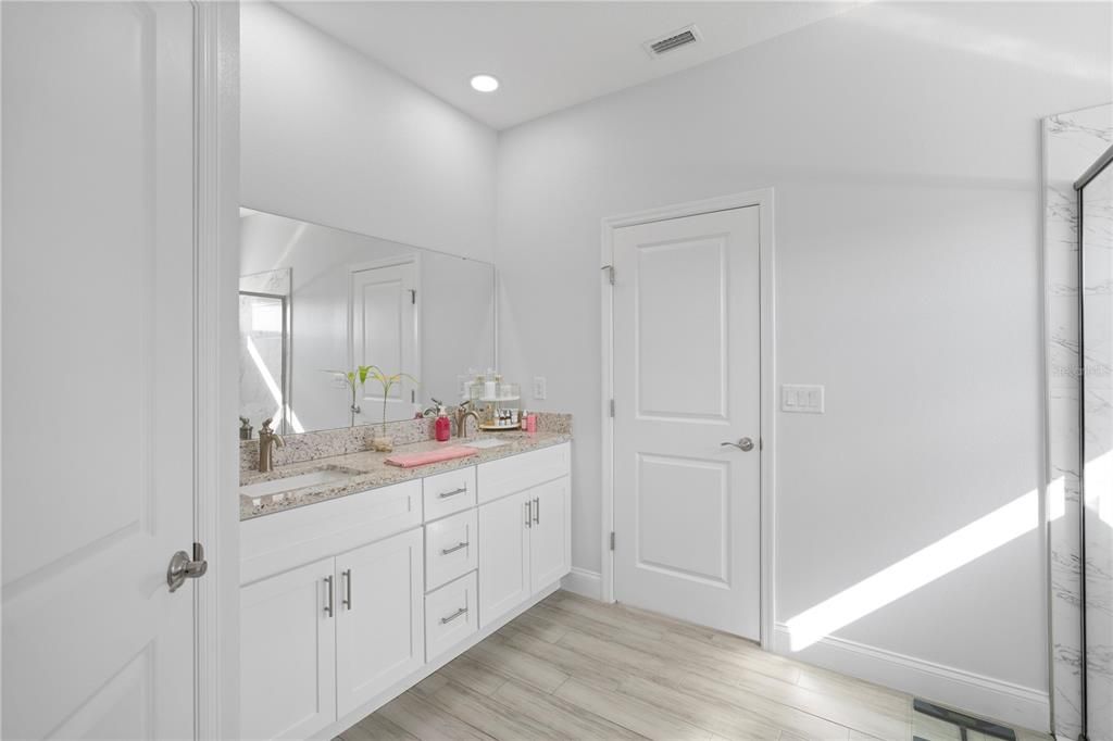 En Venta: $280,000 (3 camas, 2 baños, 1708 Pies cuadrados)