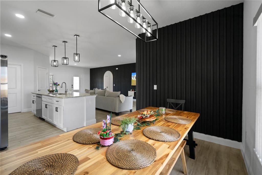 En Venta: $280,000 (3 camas, 2 baños, 1708 Pies cuadrados)