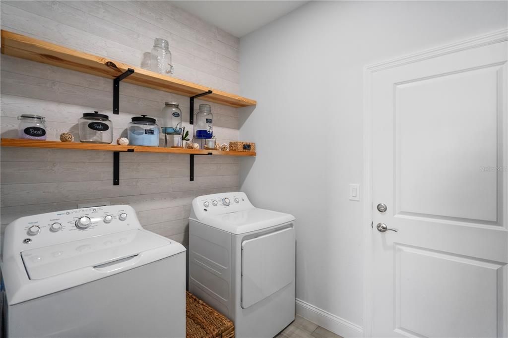 En Venta: $280,000 (3 camas, 2 baños, 1708 Pies cuadrados)