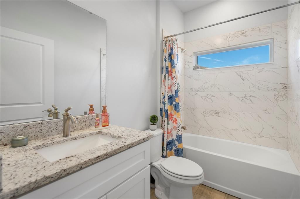 En Venta: $280,000 (3 camas, 2 baños, 1708 Pies cuadrados)