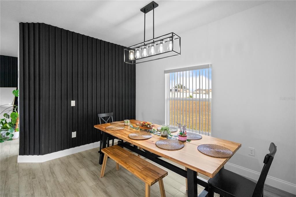 En Venta: $280,000 (3 camas, 2 baños, 1708 Pies cuadrados)