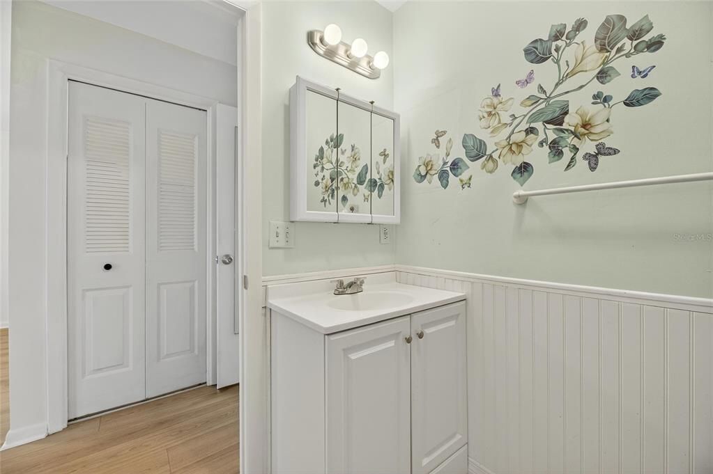 For Sale: $263,000 (2 beds, 2 baths, 1024 Square Feet)