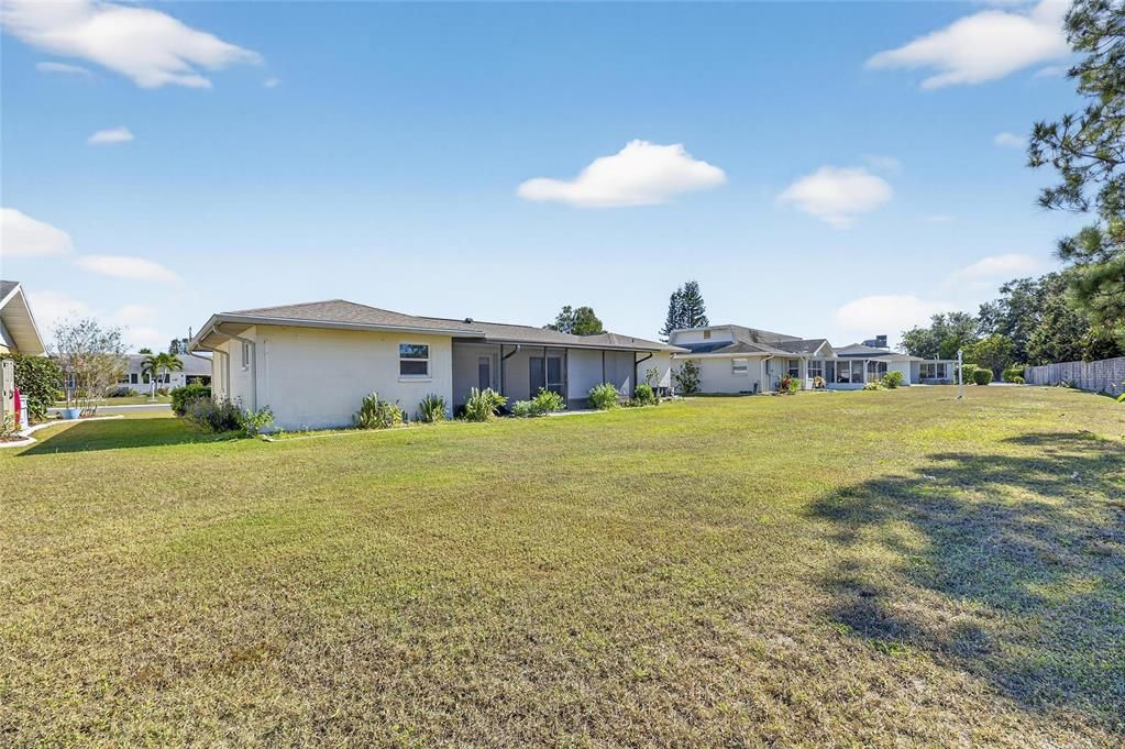 For Sale: $263,000 (2 beds, 2 baths, 1024 Square Feet)