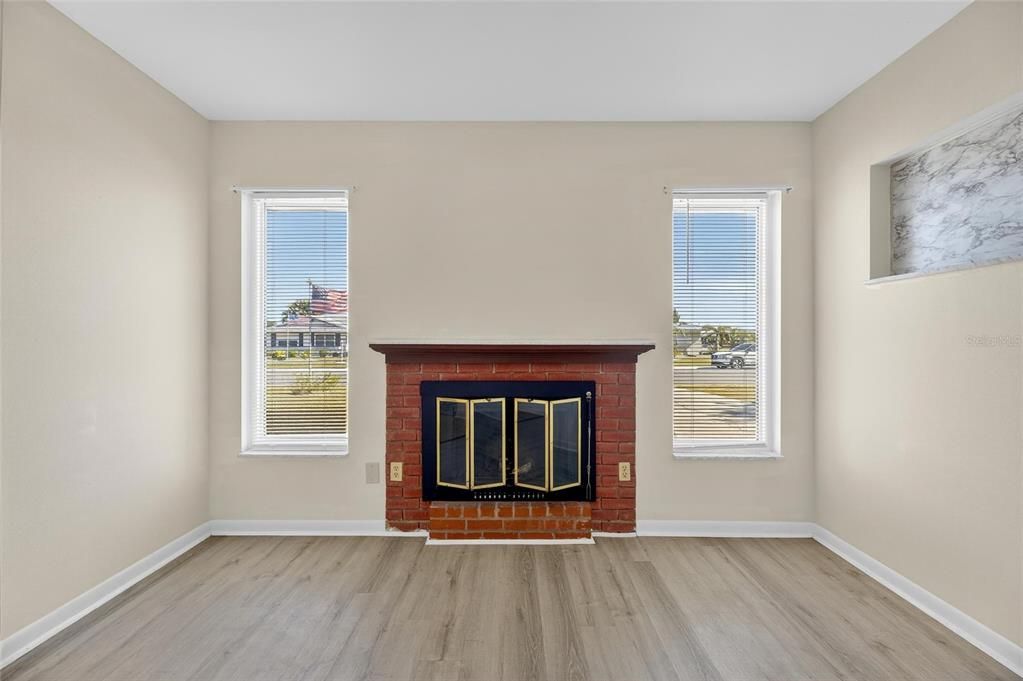 For Sale: $263,000 (2 beds, 2 baths, 1024 Square Feet)