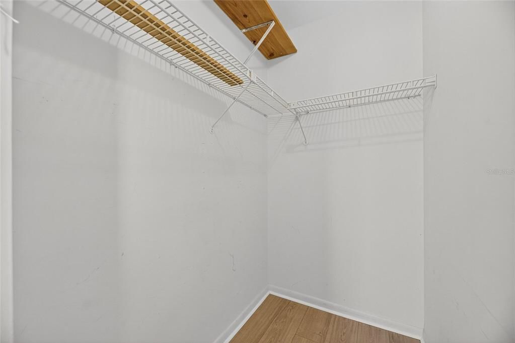 For Sale: $263,000 (2 beds, 2 baths, 1024 Square Feet)