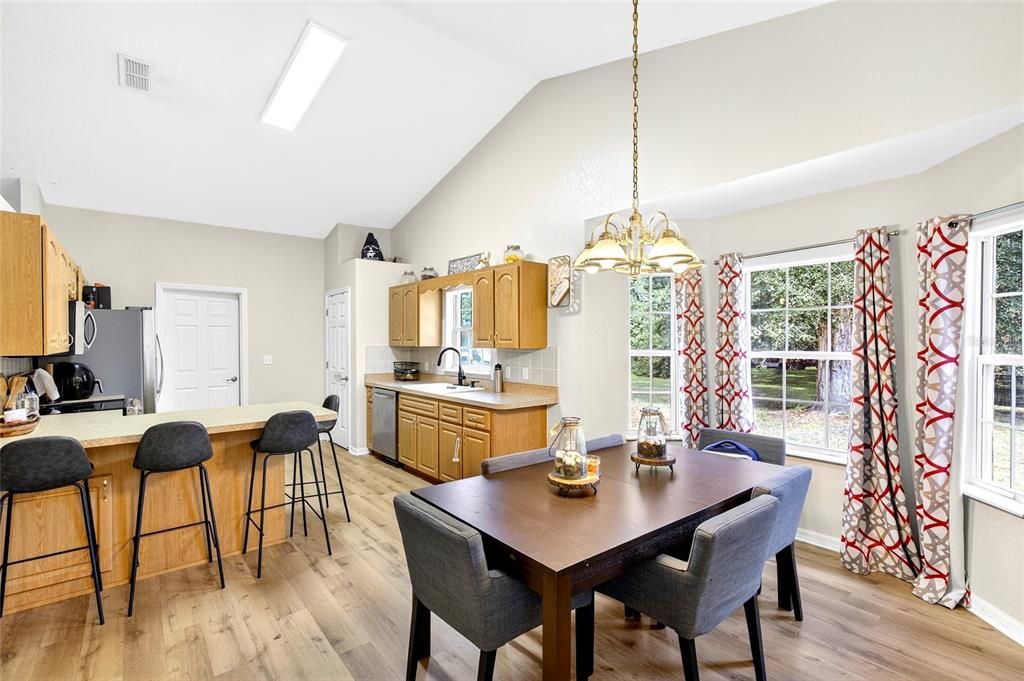 For Sale: $475,000 (3 beds, 2 baths, 1656 Square Feet)