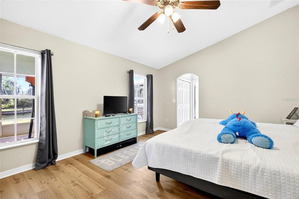 For Sale: $475,000 (3 beds, 2 baths, 1656 Square Feet)