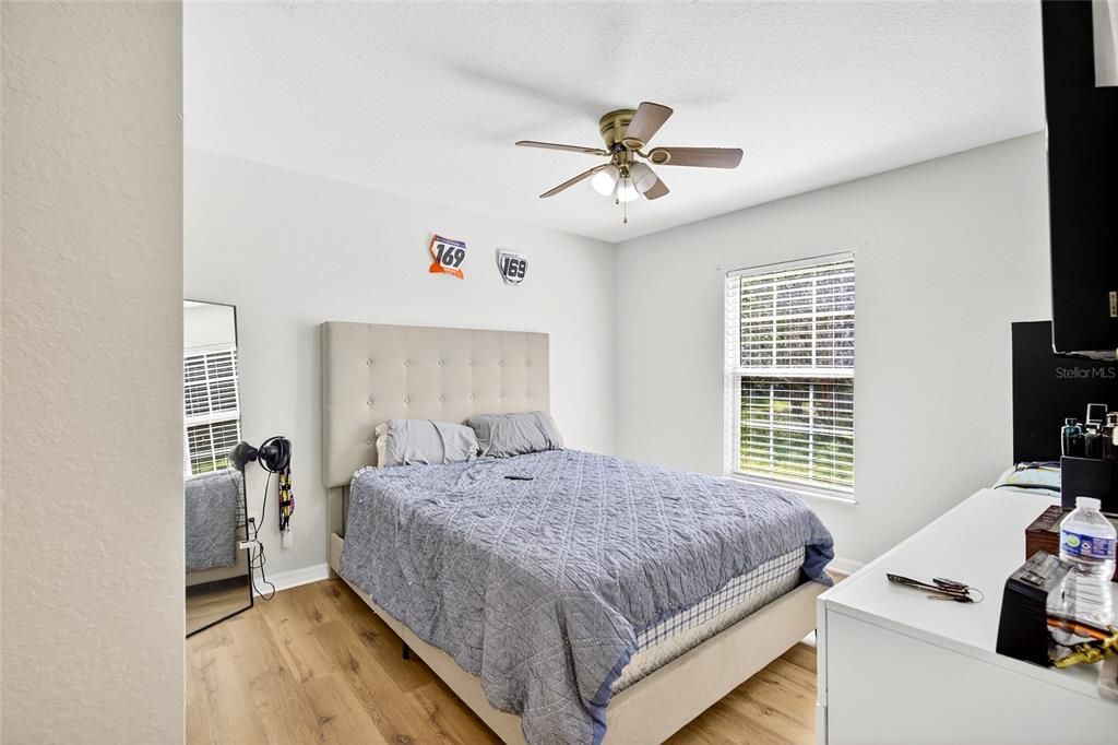 For Sale: $475,000 (3 beds, 2 baths, 1656 Square Feet)