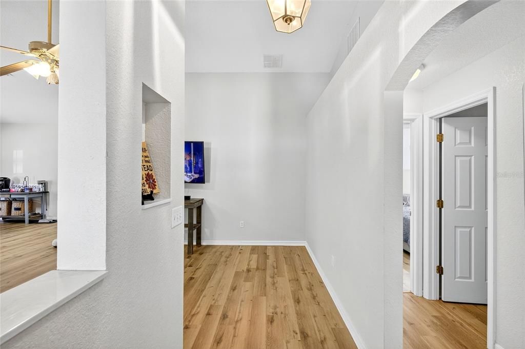 For Sale: $475,000 (3 beds, 2 baths, 1656 Square Feet)