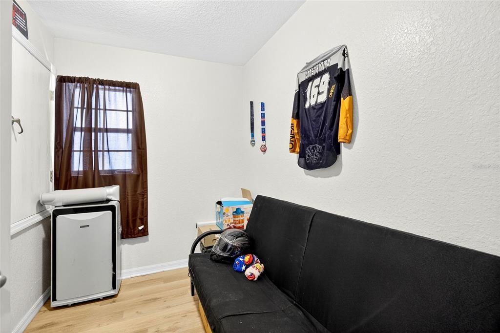 For Sale: $475,000 (3 beds, 2 baths, 1656 Square Feet)