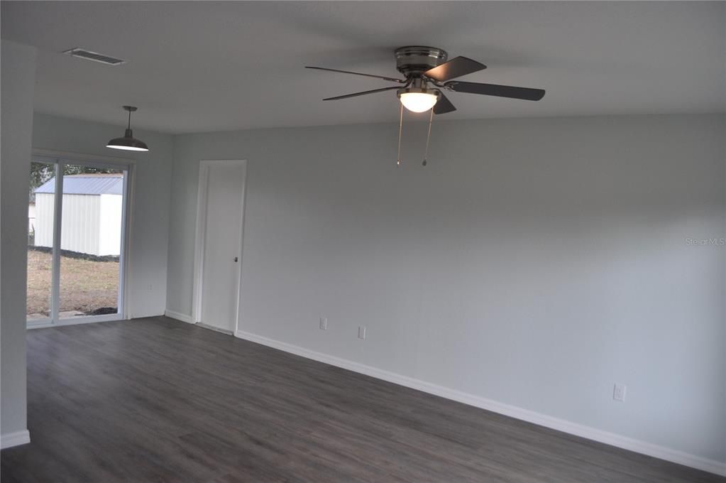 Под контрактом: $197,500 (2 спален, 2 ванн, 960 Квадратных фут)