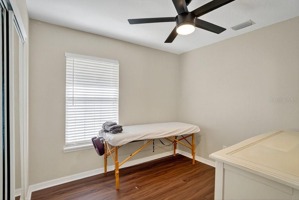 En Venta: $564,000 (4 camas, 2 baños, 2037 Pies cuadrados)