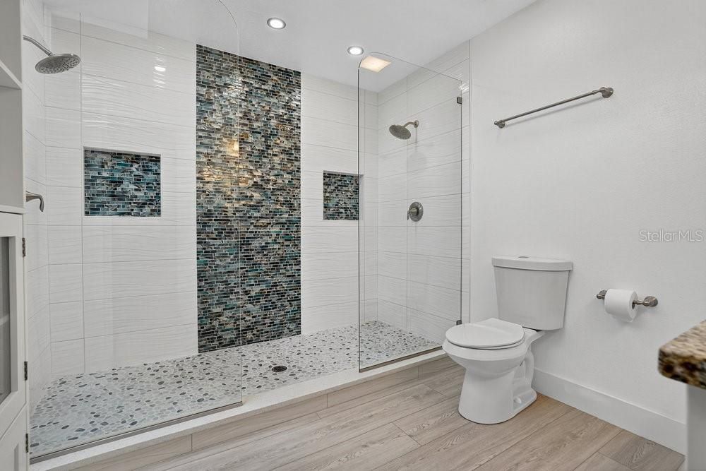 En Venta: $564,000 (4 camas, 2 baños, 2037 Pies cuadrados)