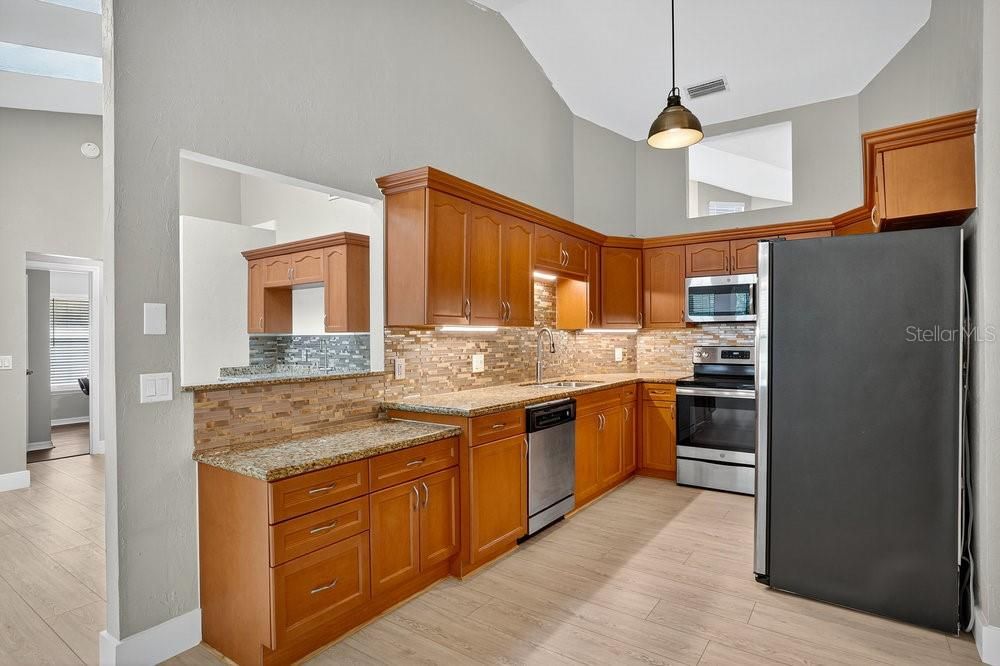 En Venta: $564,000 (4 camas, 2 baños, 2037 Pies cuadrados)