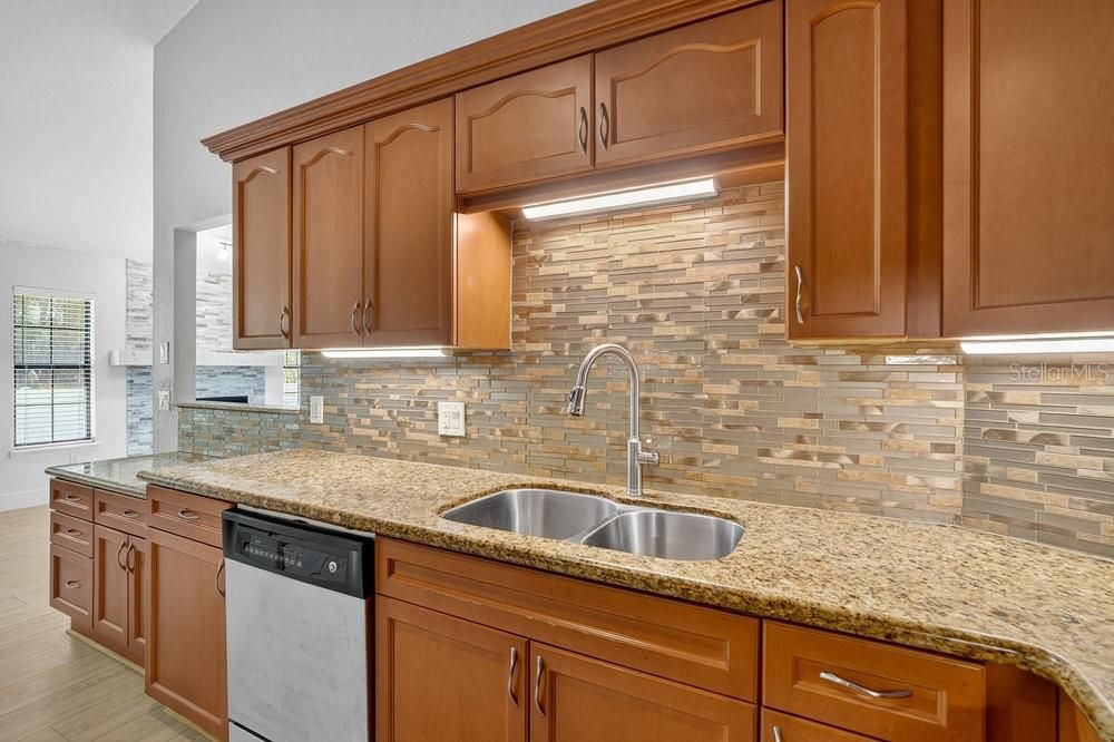 En Venta: $564,000 (4 camas, 2 baños, 2037 Pies cuadrados)