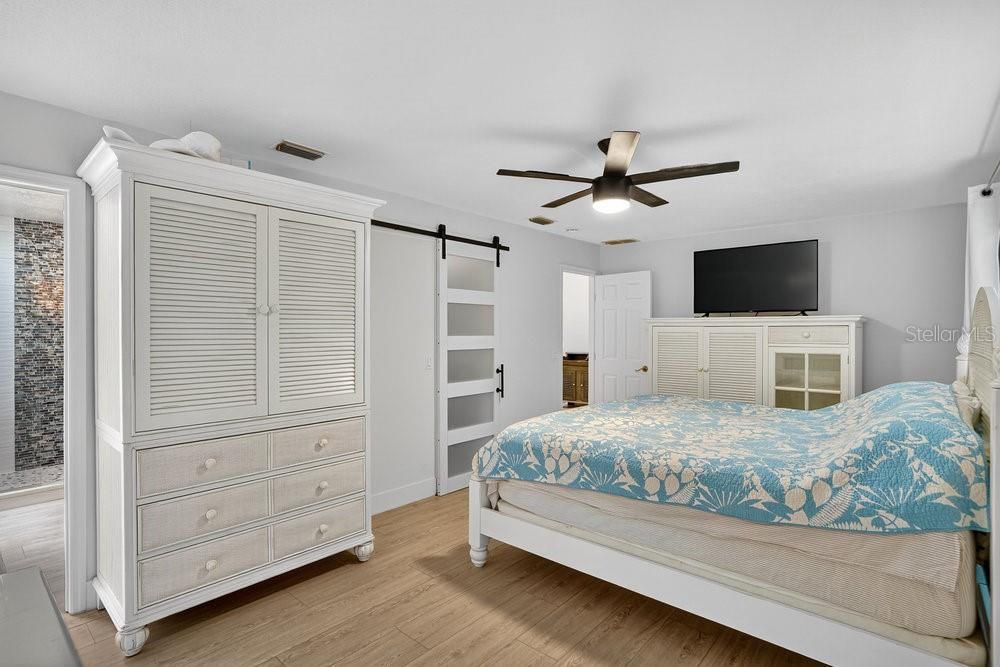 En Venta: $564,000 (4 camas, 2 baños, 2037 Pies cuadrados)