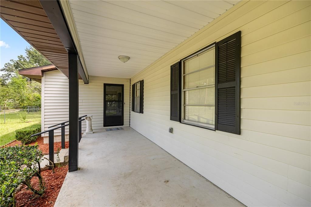 Active With Contract: $179,900 (2 beds, 2 baths, 1066 Square Feet)