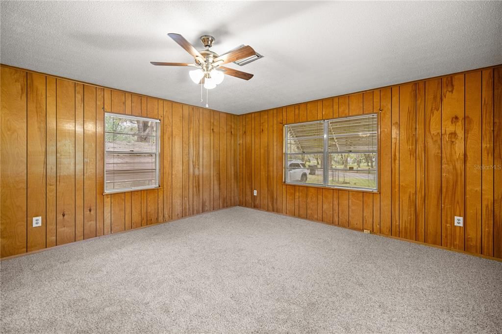 Active With Contract: $179,900 (2 beds, 2 baths, 1066 Square Feet)