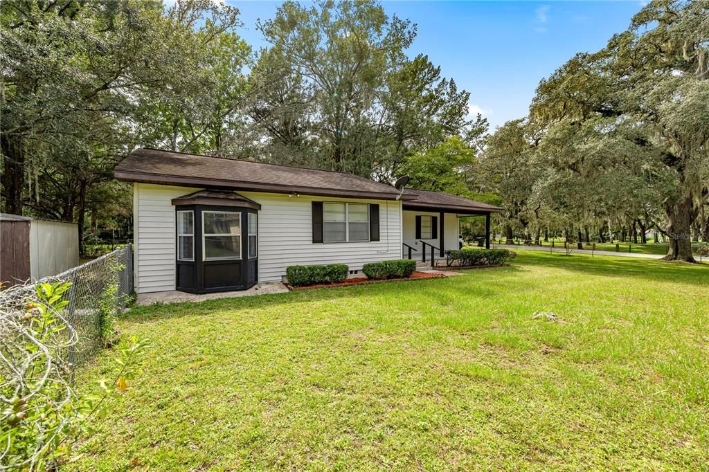 Active With Contract: $179,900 (2 beds, 2 baths, 1066 Square Feet)