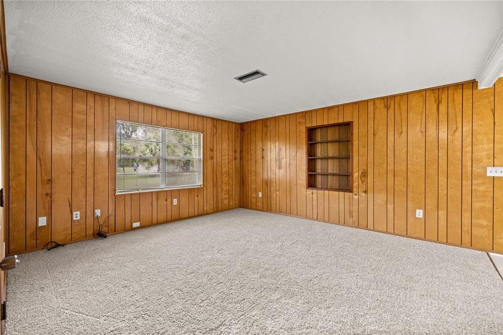 Active With Contract: $179,900 (2 beds, 2 baths, 1066 Square Feet)