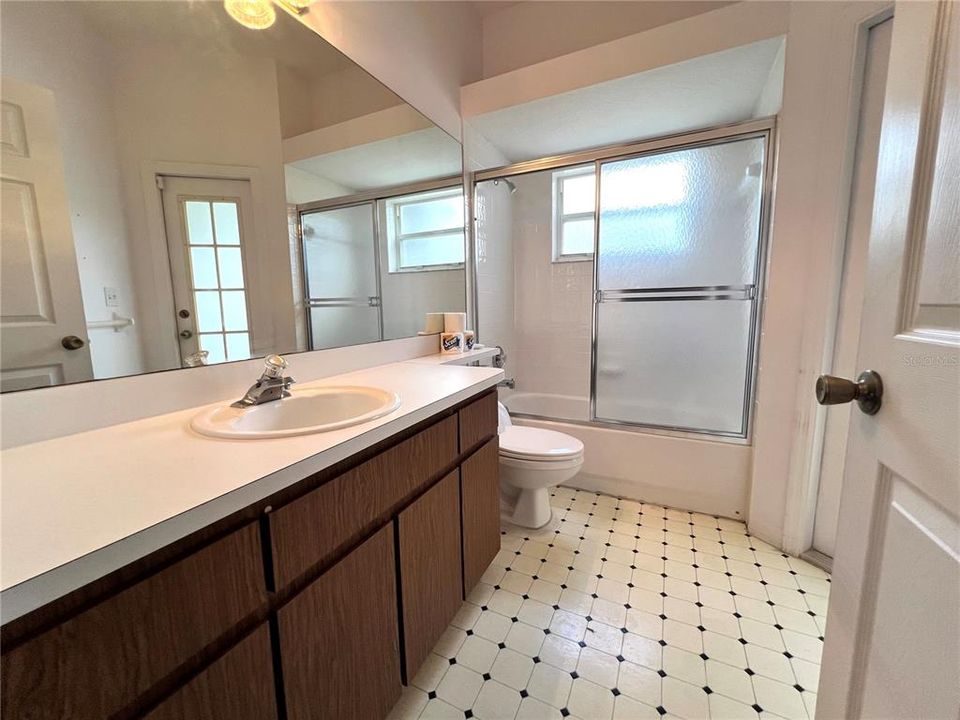 For Sale: $295,500 (3 beds, 2 baths, 1473 Square Feet)