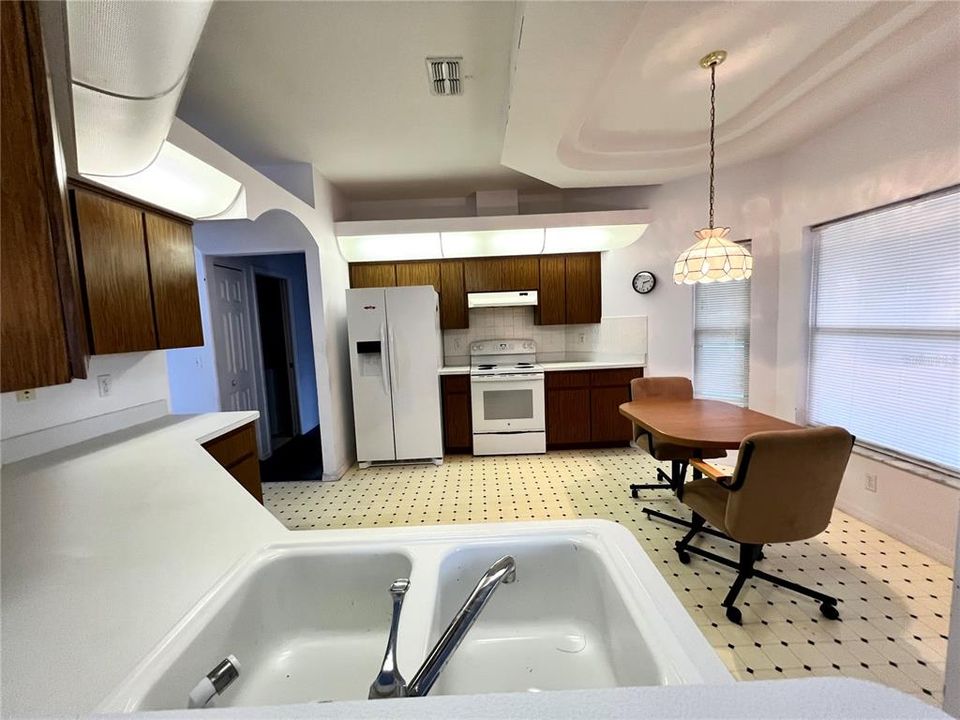 For Sale: $295,500 (3 beds, 2 baths, 1473 Square Feet)