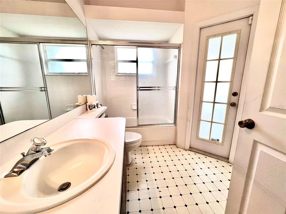 For Sale: $295,500 (3 beds, 2 baths, 1473 Square Feet)