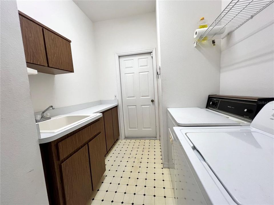 For Sale: $295,500 (3 beds, 2 baths, 1473 Square Feet)