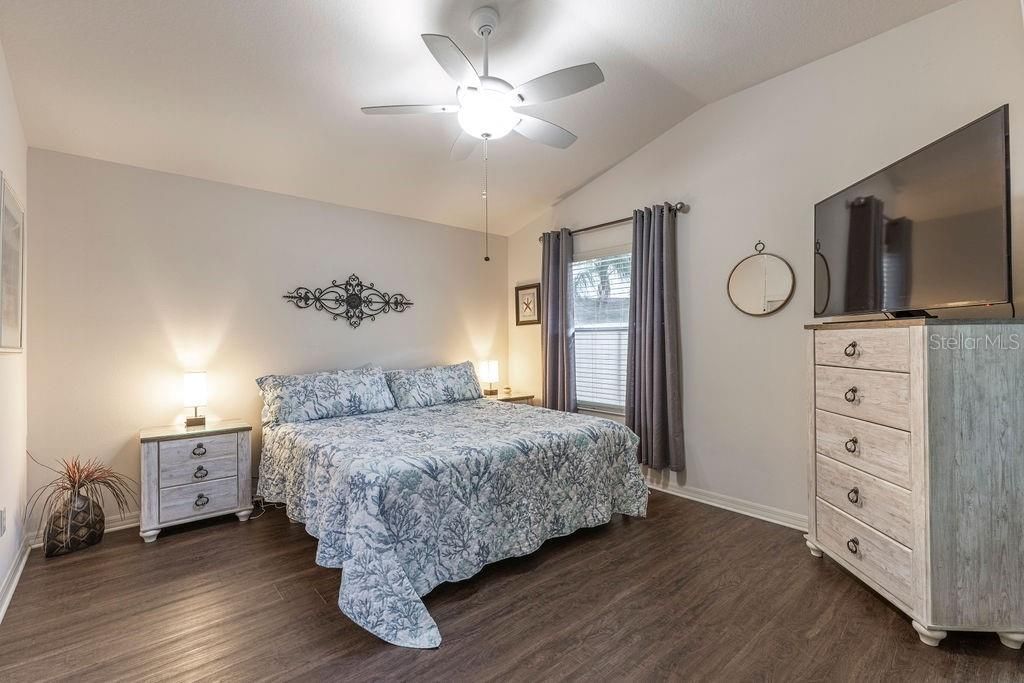 待售: $360,000 (3 贝兹, 2 浴室, 1407 平方英尺)