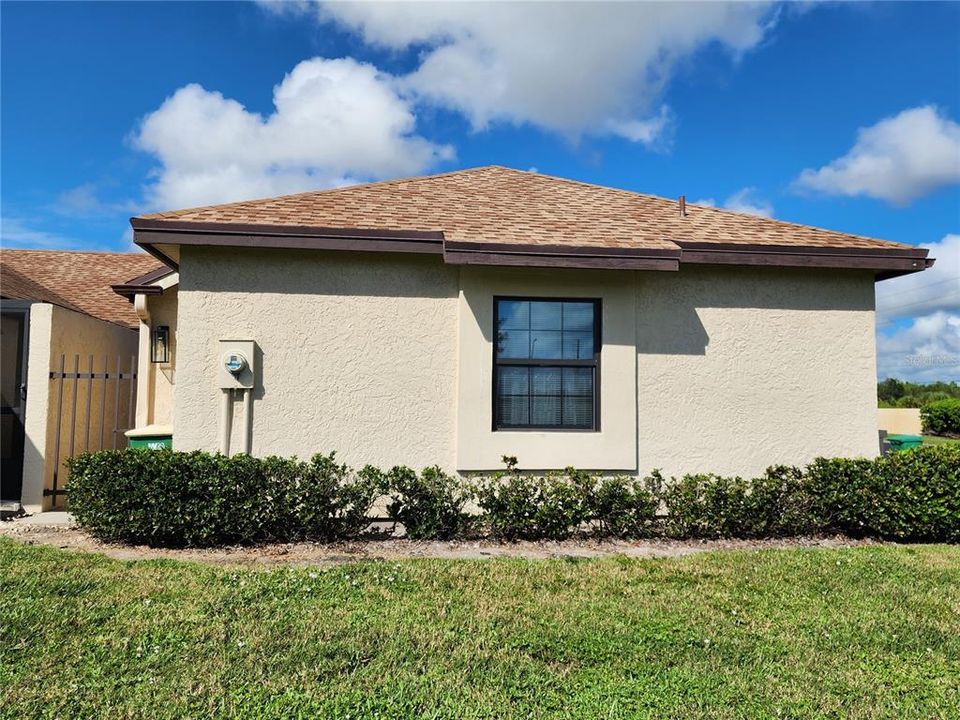 На продажу: $148,900 (2 спален, 2 ванн, 892 Квадратных фут)