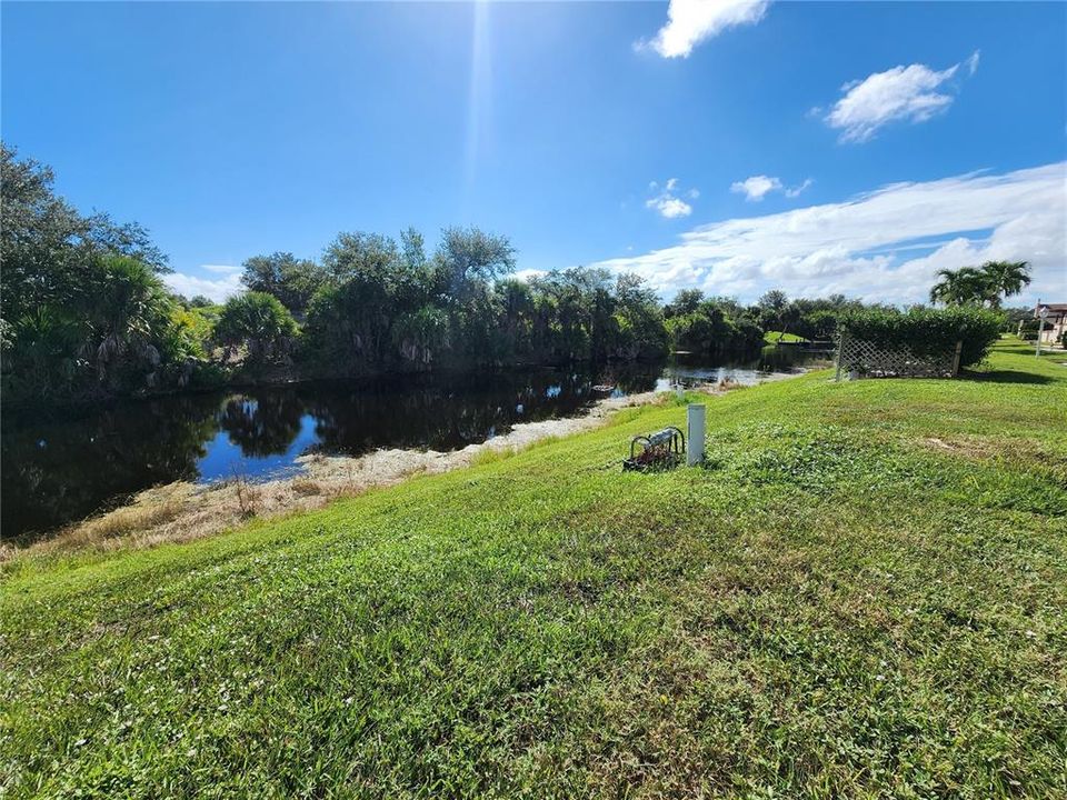 На продажу: $148,900 (2 спален, 2 ванн, 892 Квадратных фут)