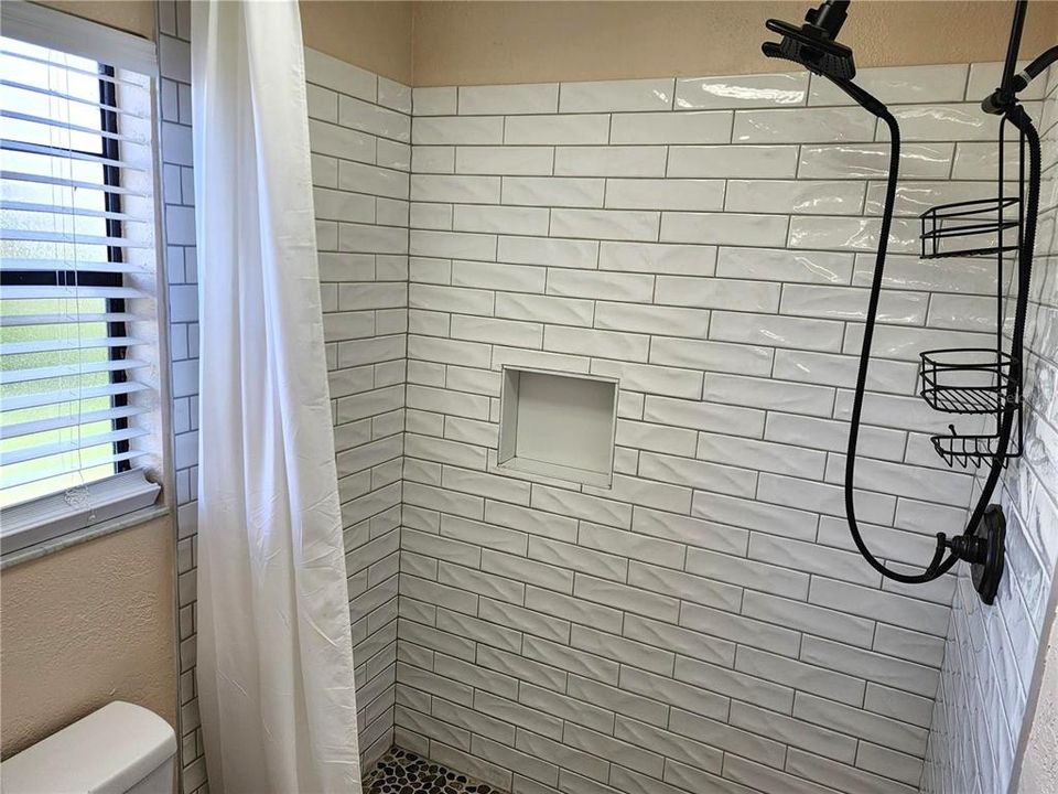 На продажу: $148,900 (2 спален, 2 ванн, 892 Квадратных фут)