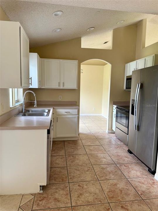 Active With Contract: $385,000 (4 beds, 2 baths, 1699 Square Feet)