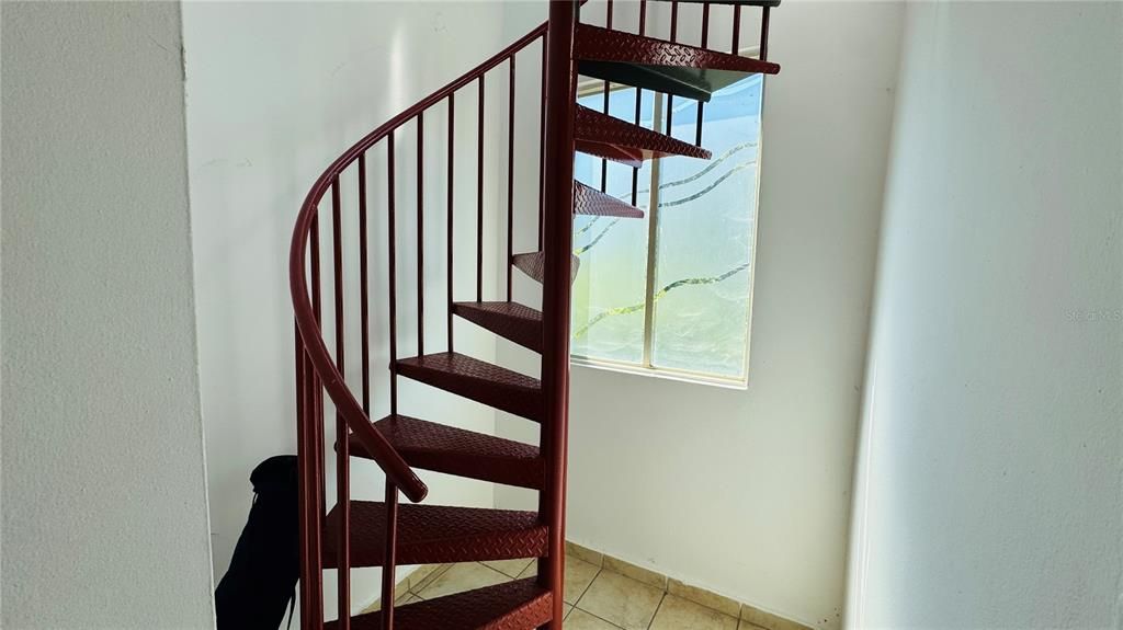 Под контрактом: $173,000 (3 спален, 2 ванн, 1162 Квадратных фут)