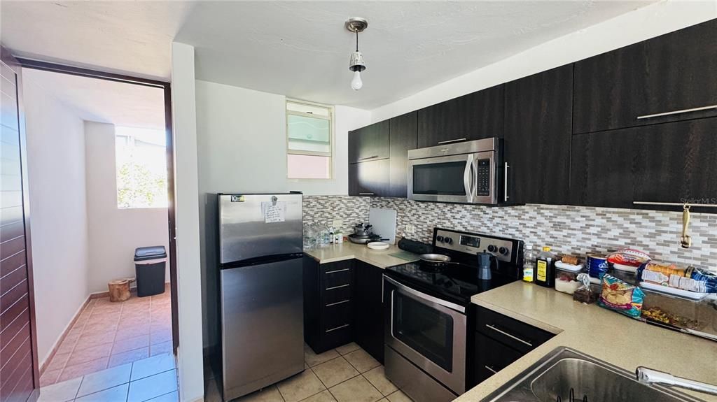 Под контрактом: $173,000 (3 спален, 2 ванн, 1162 Квадратных фут)