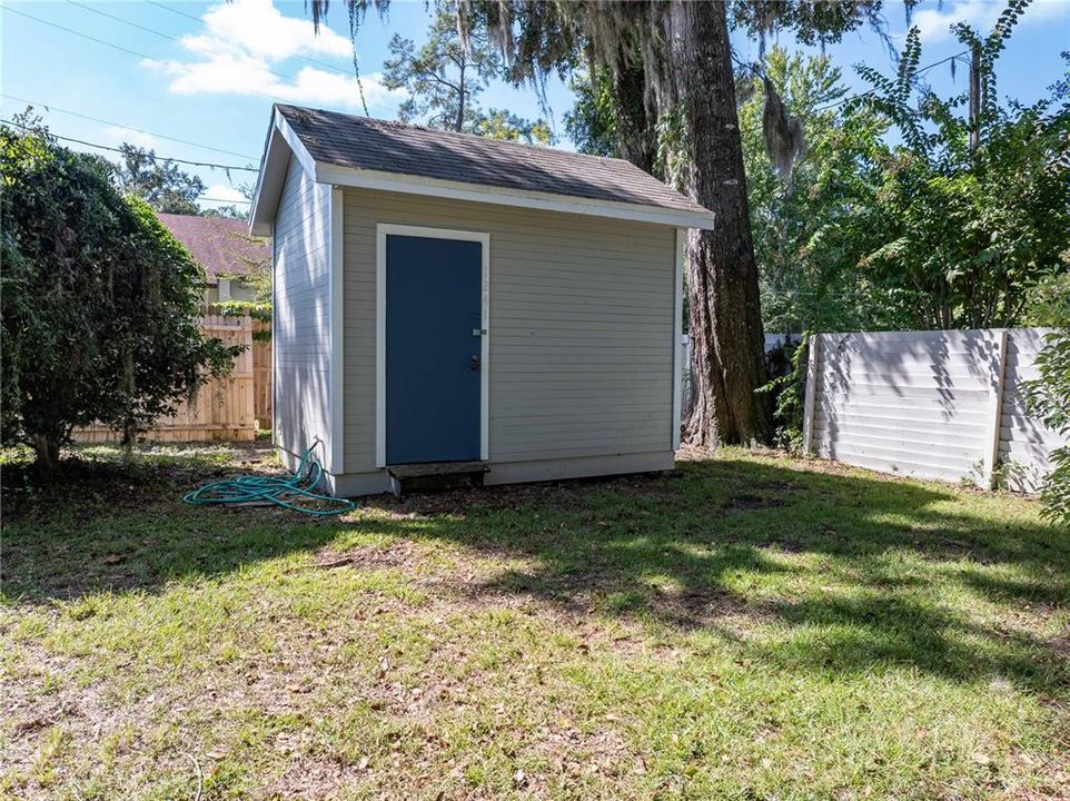 На продажу: $317,000 (4 спален, 2 ванн, 1716 Квадратных фут)