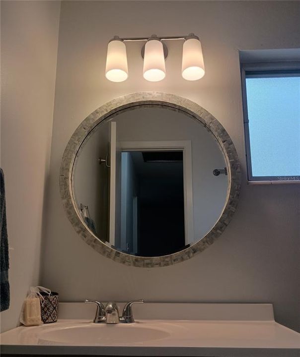 Под контрактом: $128,000 (2 спален, 1 ванн, 985 Квадратных фут)