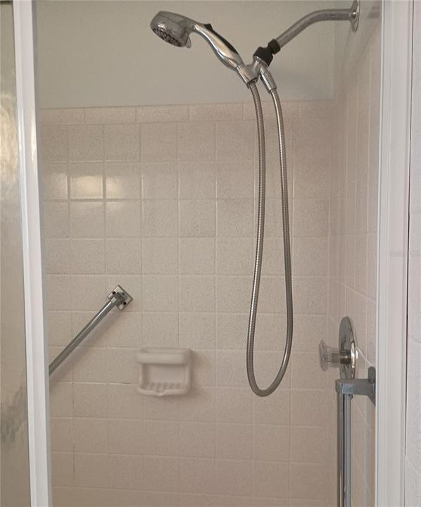 Под контрактом: $128,000 (2 спален, 1 ванн, 985 Квадратных фут)