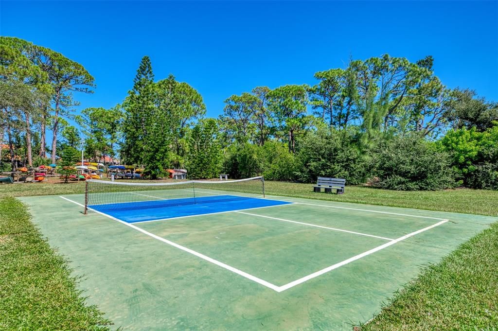 For Sale: $375,000 (2 beds, 2 baths, 1115 Square Feet)