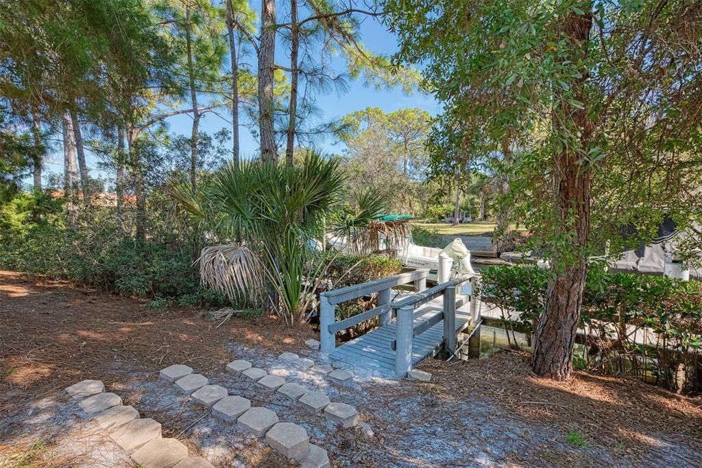 For Sale: $375,000 (2 beds, 2 baths, 1115 Square Feet)