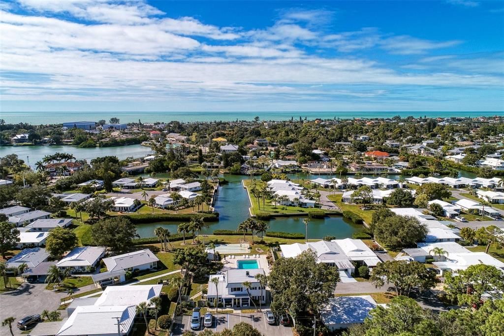 For Sale: $375,000 (2 beds, 2 baths, 1115 Square Feet)