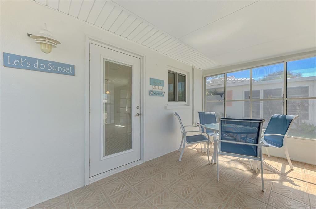 For Sale: $375,000 (2 beds, 2 baths, 1115 Square Feet)