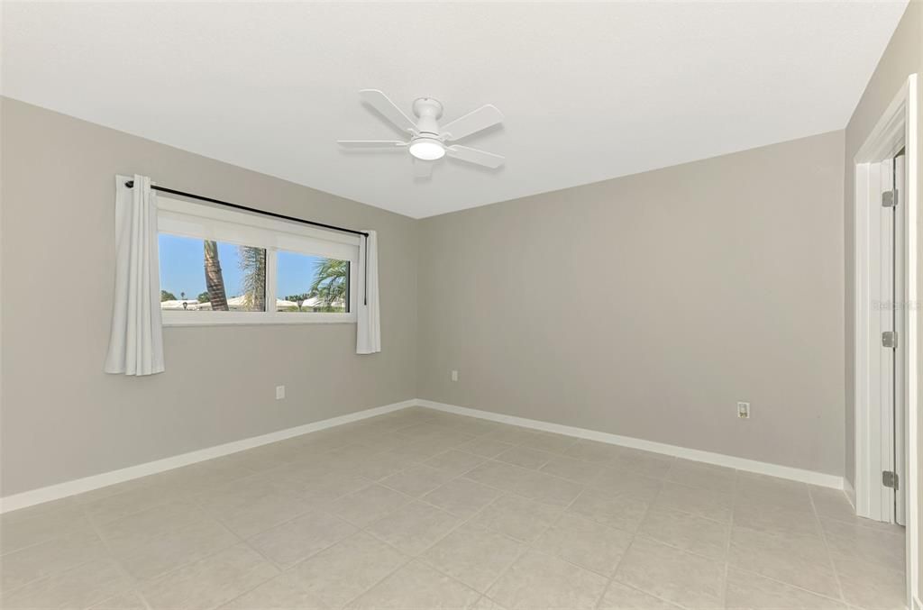 For Sale: $375,000 (2 beds, 2 baths, 1115 Square Feet)