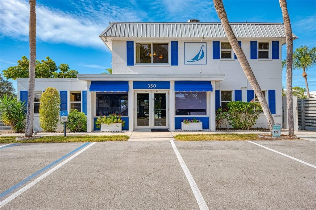 For Sale: $375,000 (2 beds, 2 baths, 1115 Square Feet)