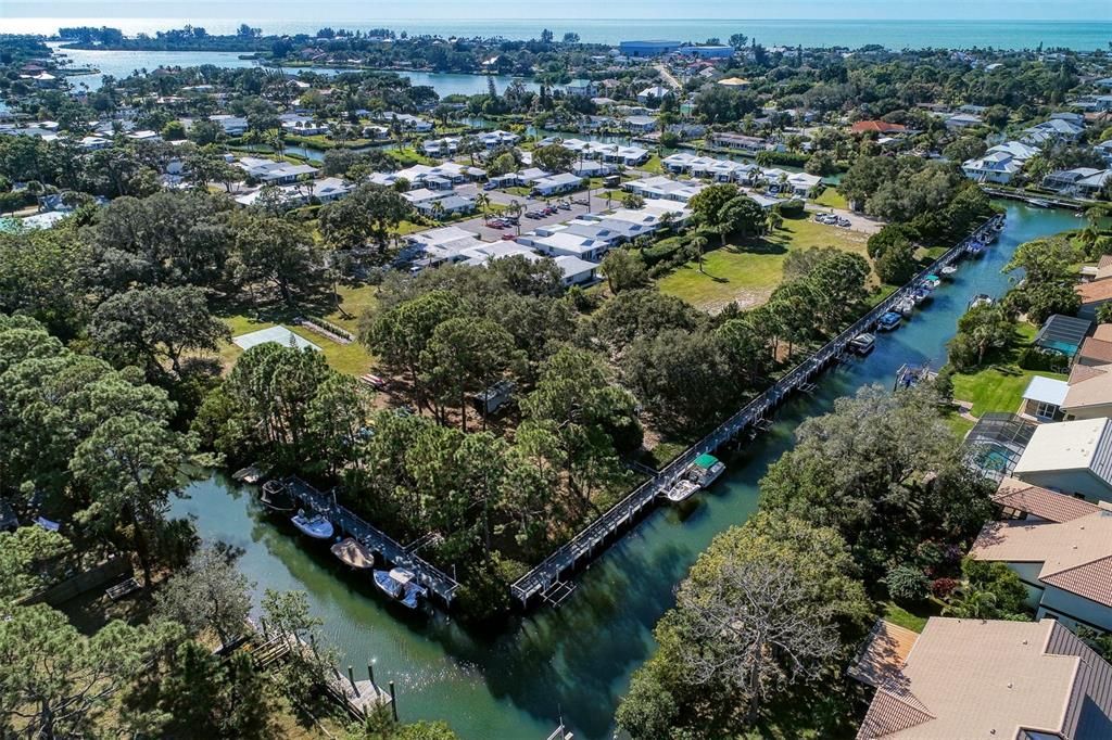 For Sale: $375,000 (2 beds, 2 baths, 1115 Square Feet)