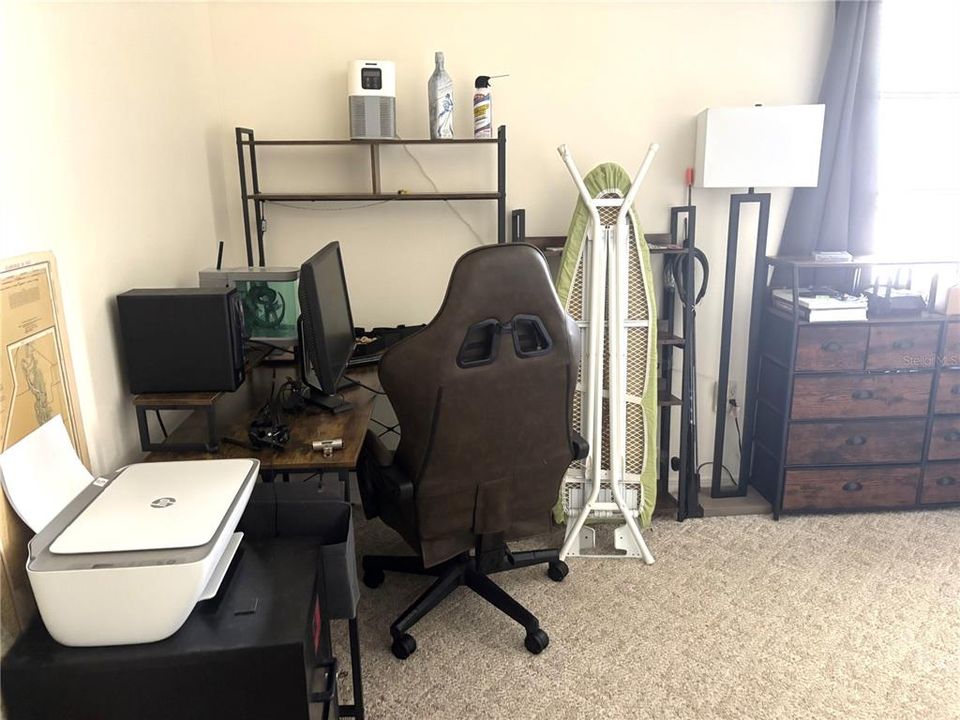 合同活跃: $380,000 (3 贝兹, 2 浴室, 1653 平方英尺)