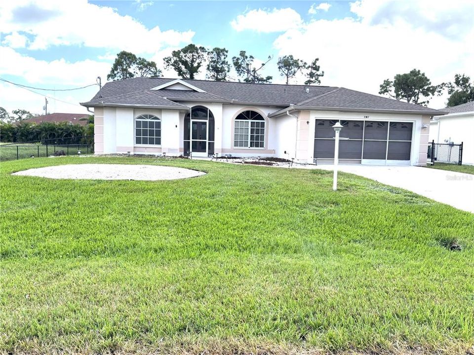 合同活跃: $380,000 (3 贝兹, 2 浴室, 1653 平方英尺)